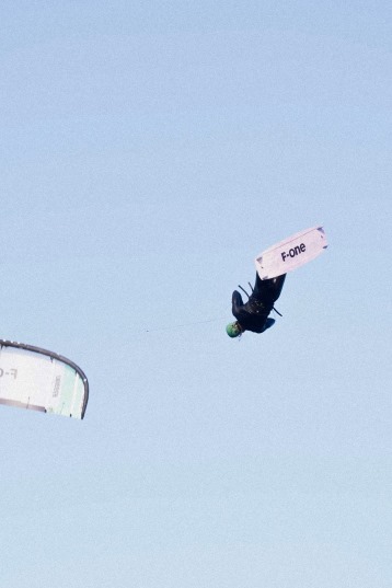 F-One-Spark Carbon 2026 Kiteboard