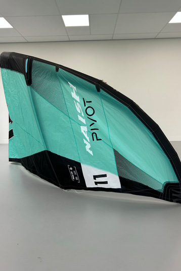 Naish-Pivot 2025 Kite (2nd)