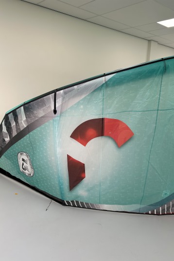 Reedin Kiteboarding-Whisper Model Kite (2nd)